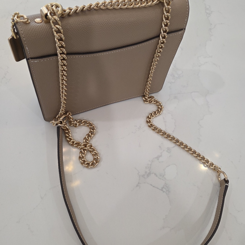 Coach Beige Leather Crossbody Bag with Gold Chain - Picture 4 of 5
